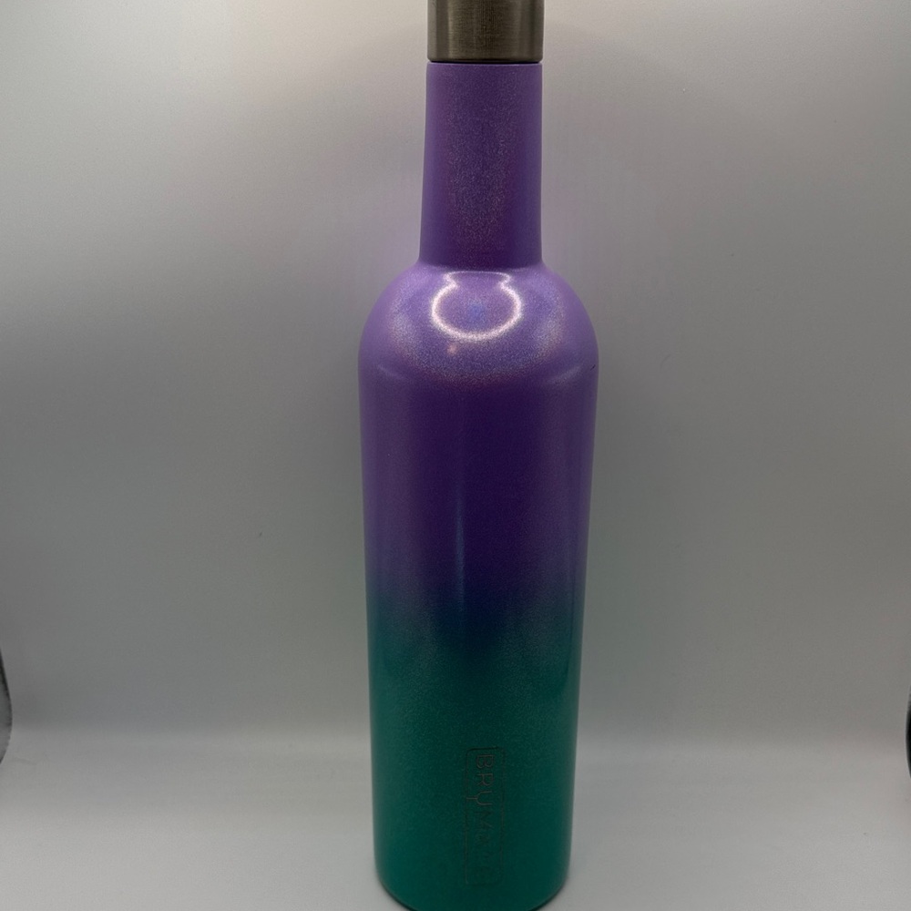 BrüMate glitter, mermaid winesulator does have one little scuff see photo